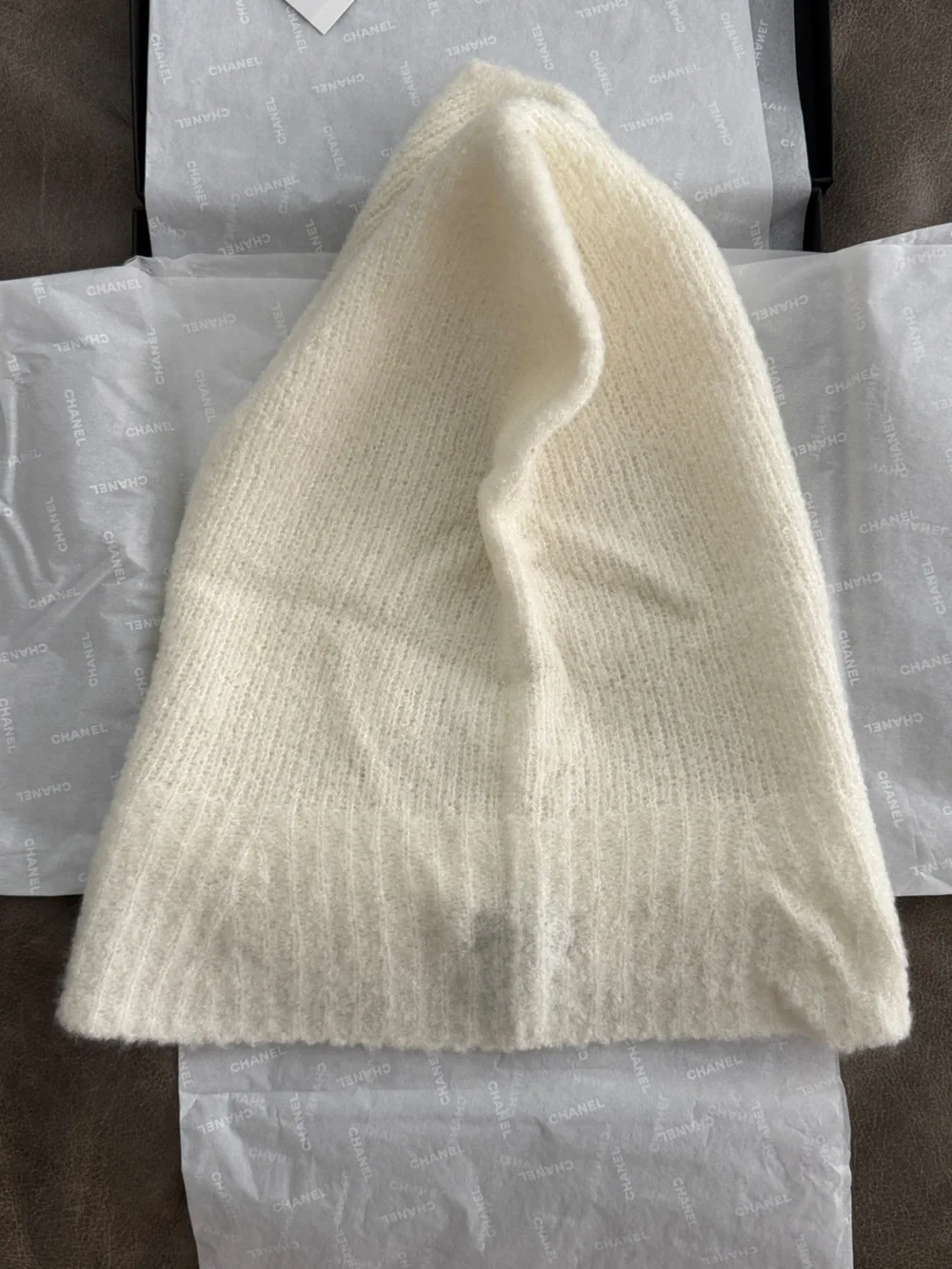 Chanel 25K Cream Cashmere CC Balaclava